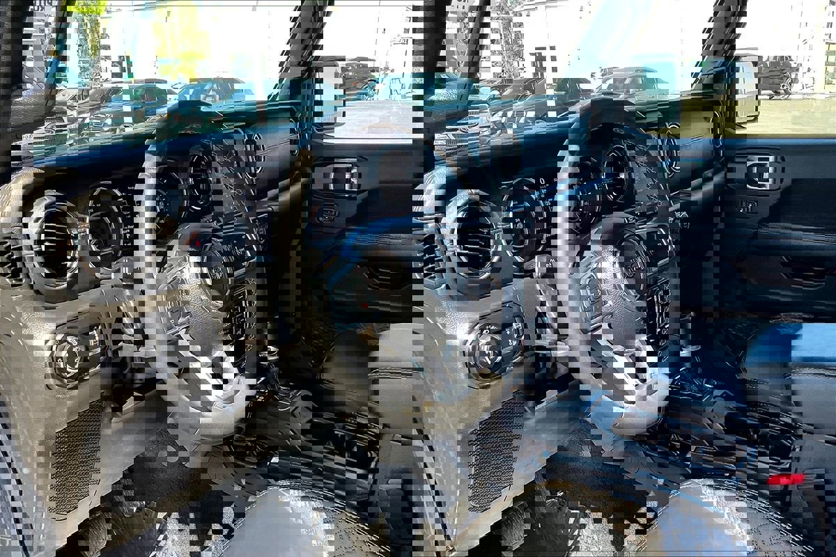 Used 2023 Jeep Gladiator Overland image 21