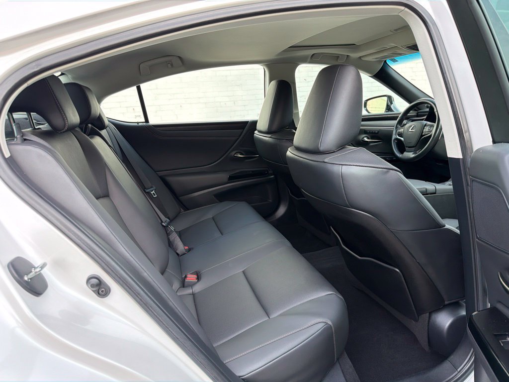 Used 2023 Lexus ES 250 w/ Premium Package w/ Premium Package AWD/4WD image 10