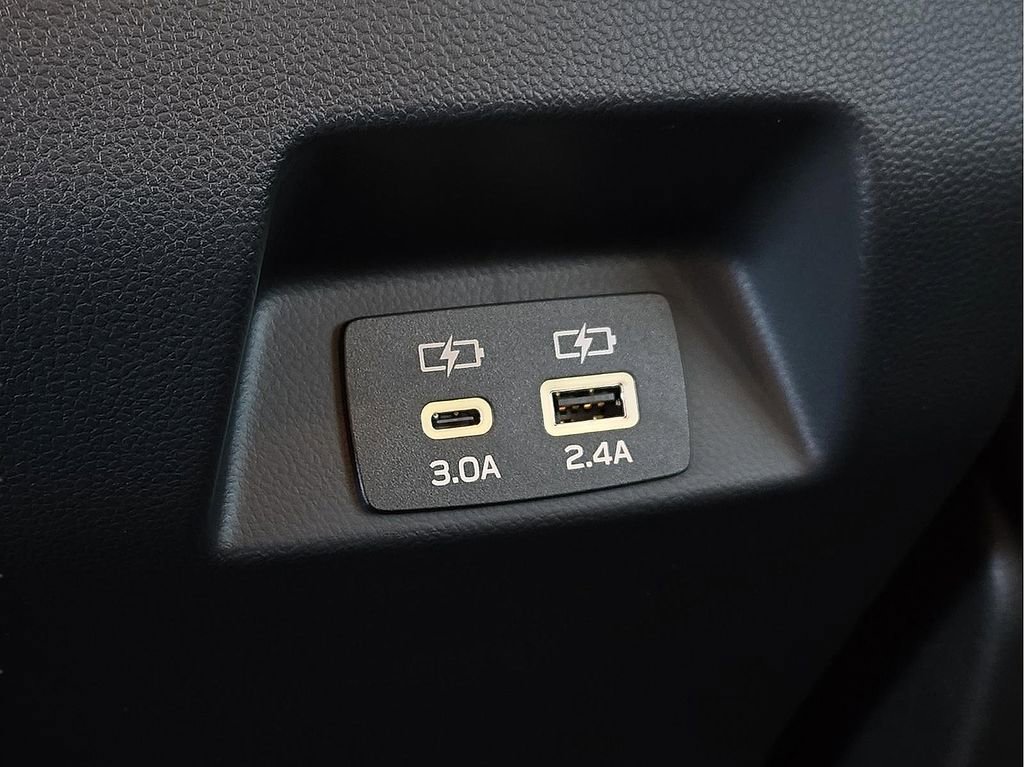 Used 2025 Subaru Crosstrek 2.0i Premium image 10