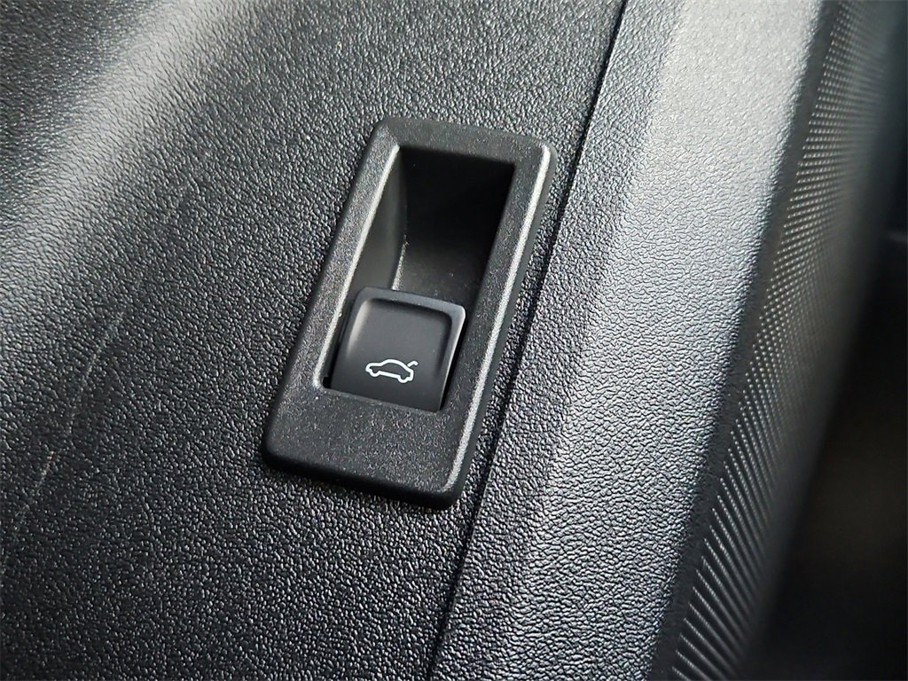 New 2025 Audi Q5 Premium Plus image 17