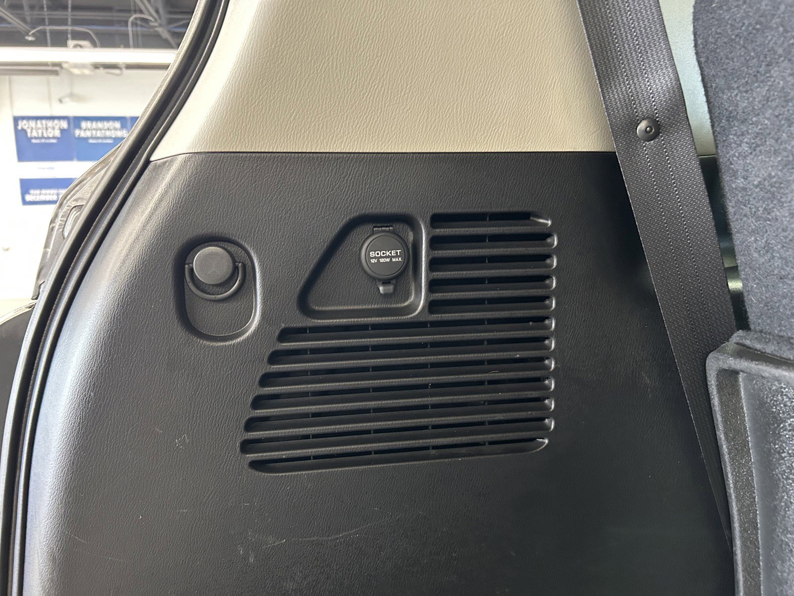 Used 2017 Nissan Armada Platinum image 16