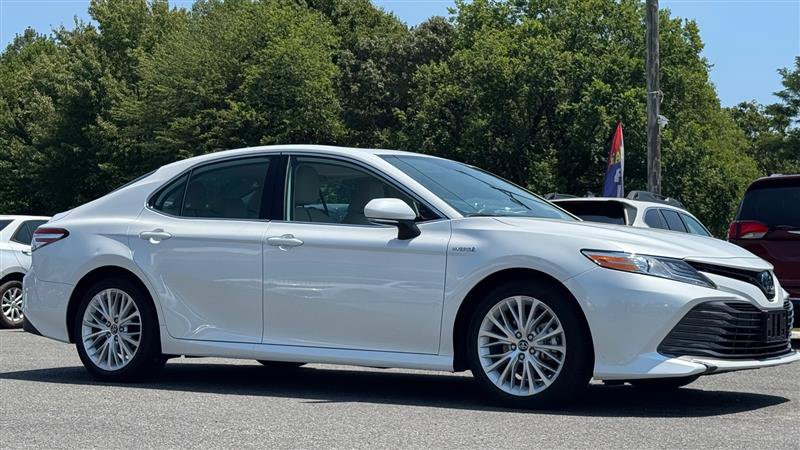 Used 2019 Toyota Camry XLE FWD image 7