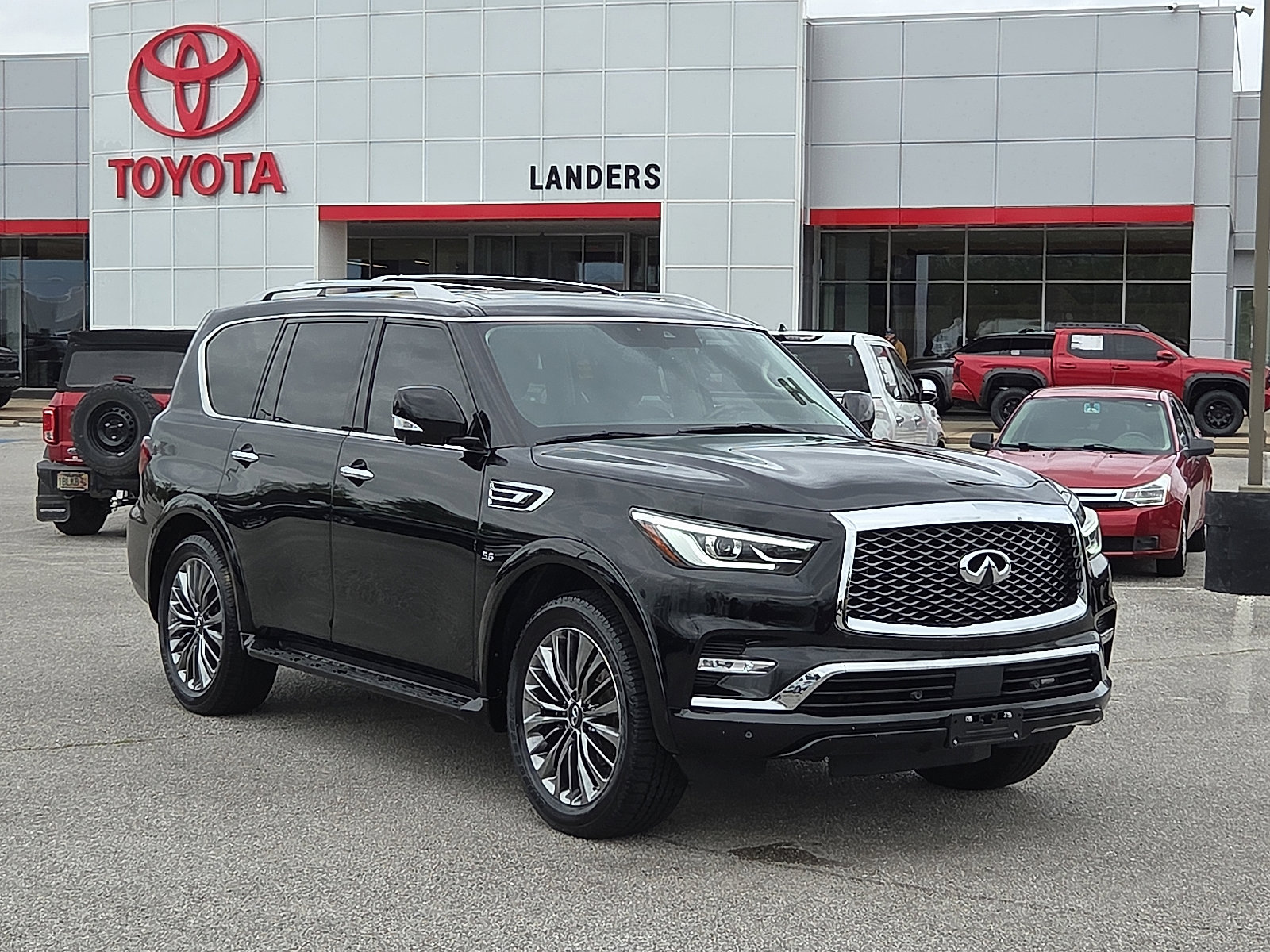 Used 2019 INFINITI QX80 Luxe w/ 22" Wheel Package image 1