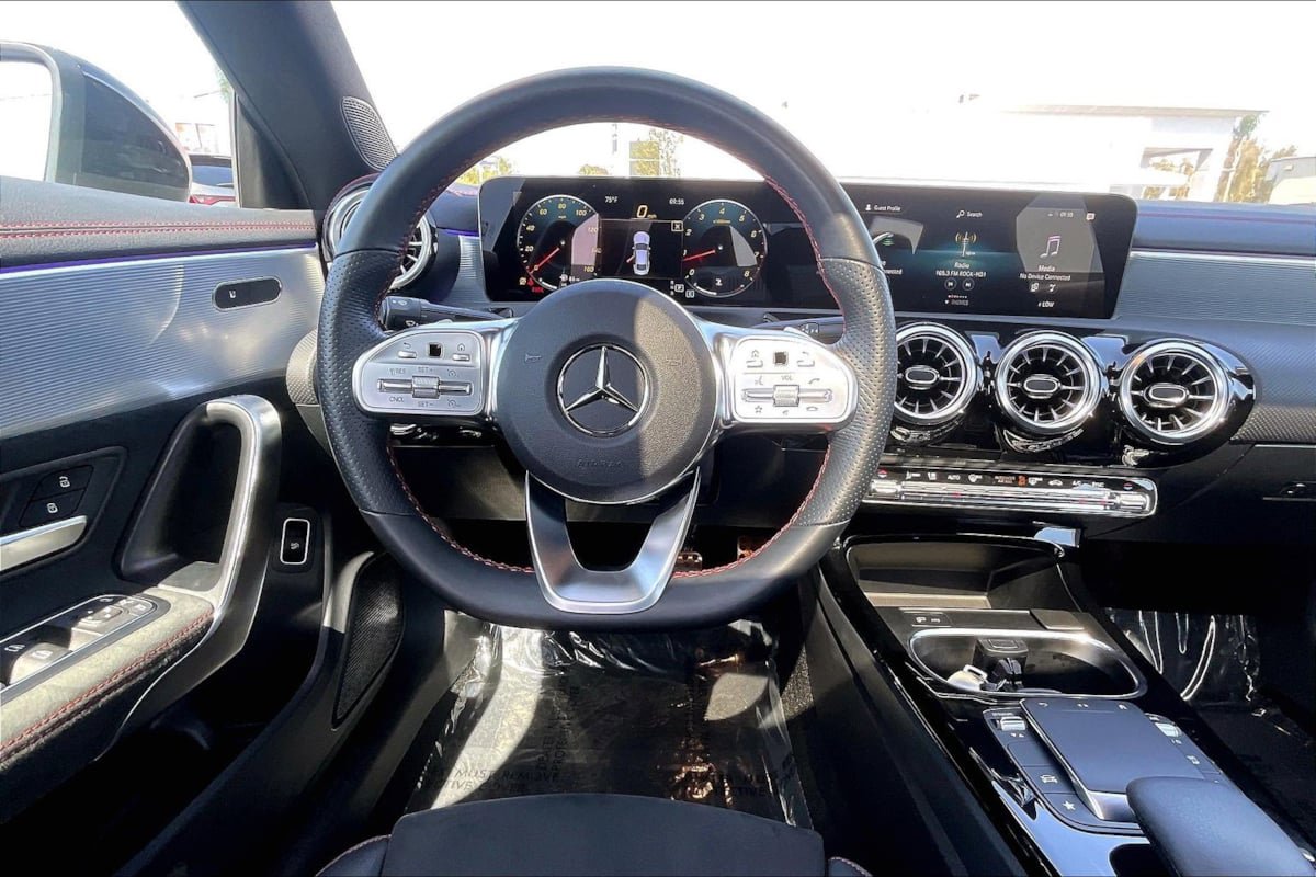 Used 2022 Mercedes-Benz CLA 250 w/ AMG Line image 5