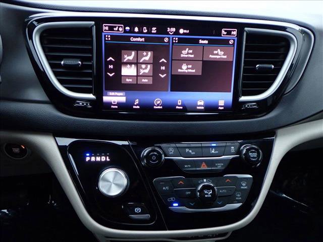 Used 2022 Chrysler Pacifica Touring-L image 18