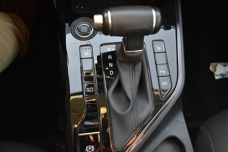 Used 2025 Kia Niro EX Touring image 18