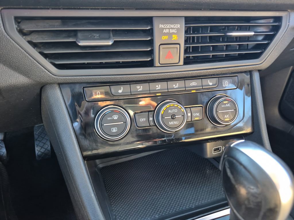 Used 2019 Volkswagen Jetta SEL image 18