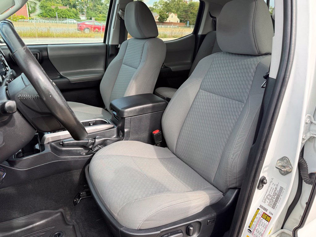 Used 2020 Toyota Tacoma SR5 w/ Blackout Package AWD/4WD image 22