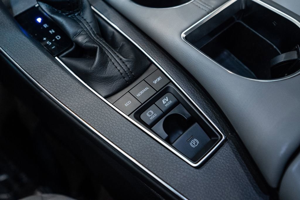 Certified 2021 Toyota Avalon XLE FWD image 29