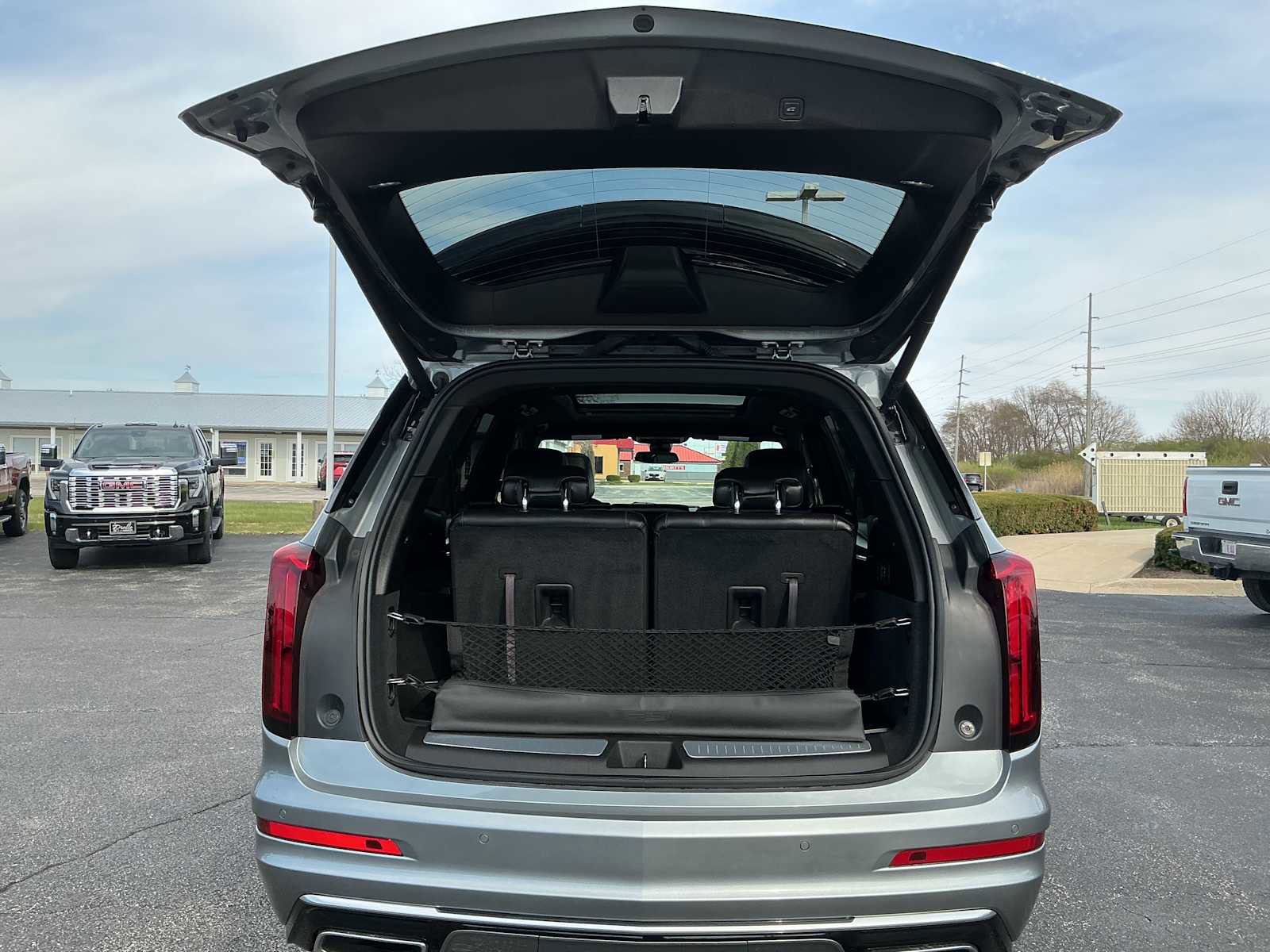 Used 2024 Cadillac XT6 Luxury w/ LPO, Floor Liner Package image 32