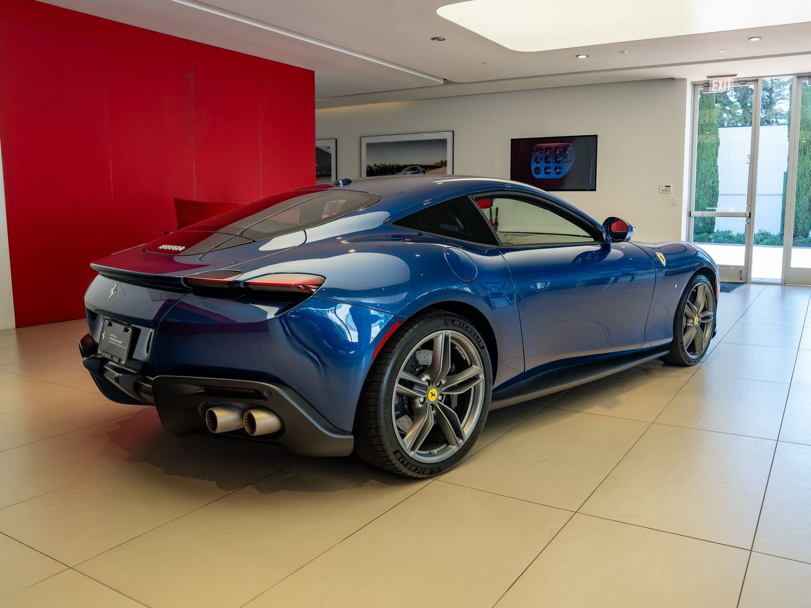 Used 2021 Ferrari Roma RWD image 6