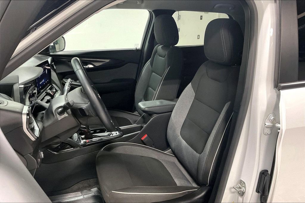 Used 2024 Chevrolet TrailBlazer LT w/ Convenience Package image 32