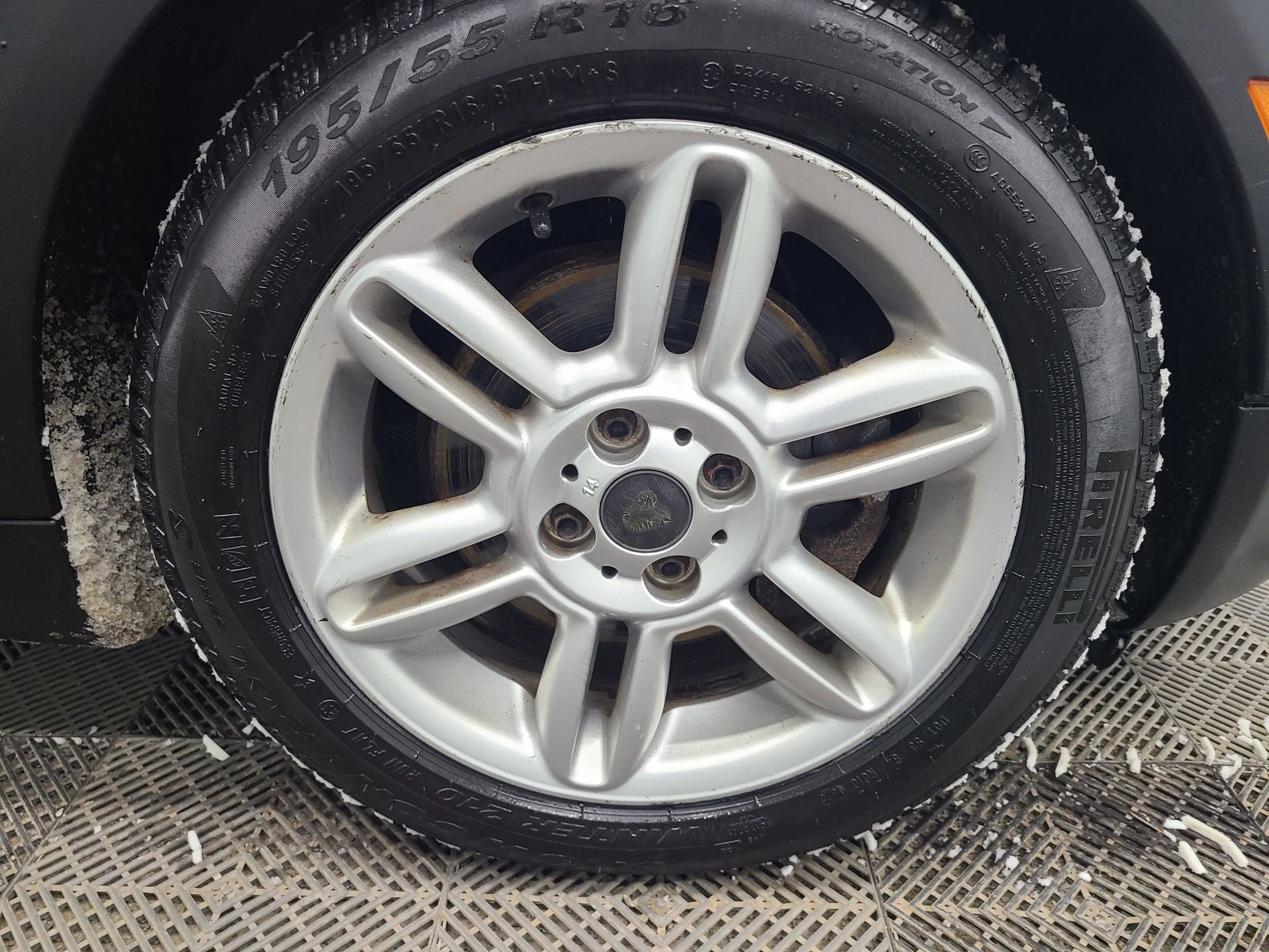 Used 2011 MINI Cooper Convertible image 15