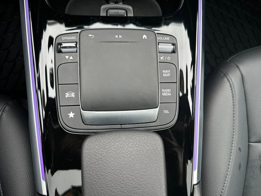 Certified 2022 Mercedes-Benz GLB 250 4MATIC image 26