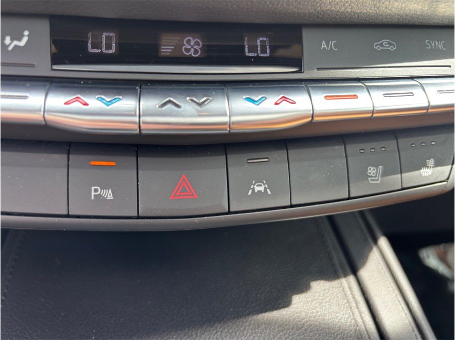 Used 2020 Cadillac XT4 Premium Luxury FWD image 35