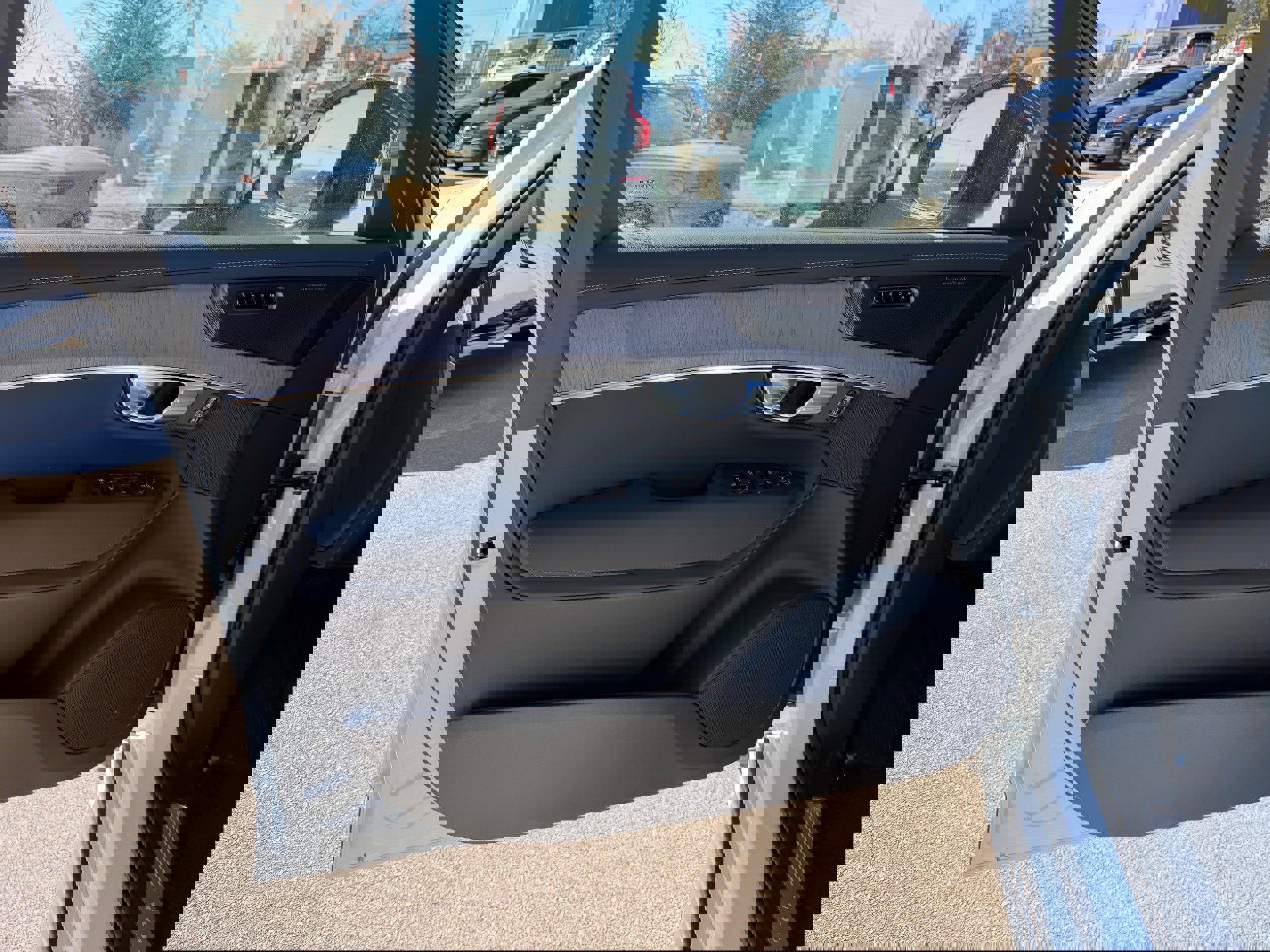 New 2026 Volvo XC90 B6 Ultra image 18