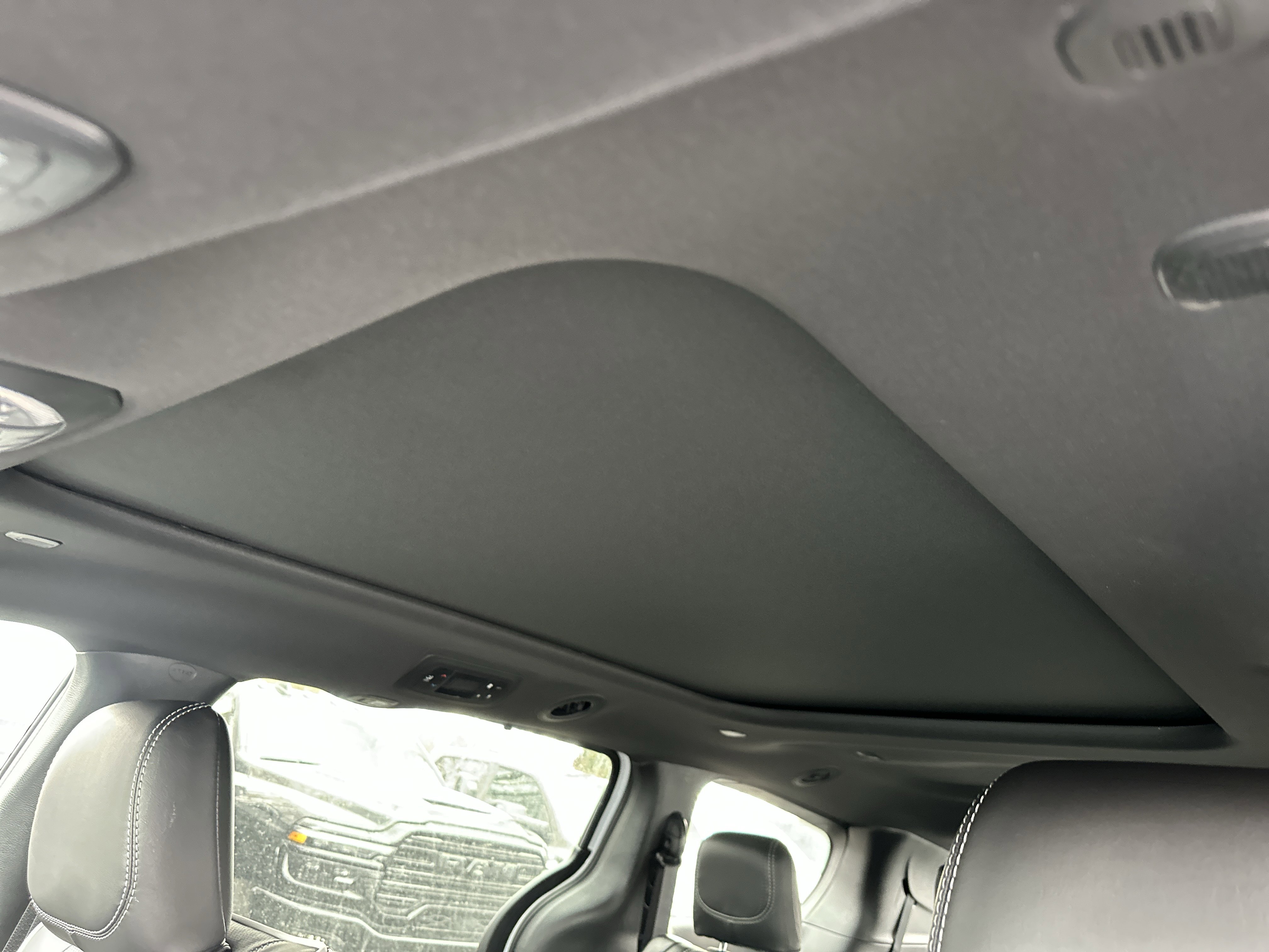 New 2026 Chrysler Pacifica Limited w/ S Appearance Package FWD image 13