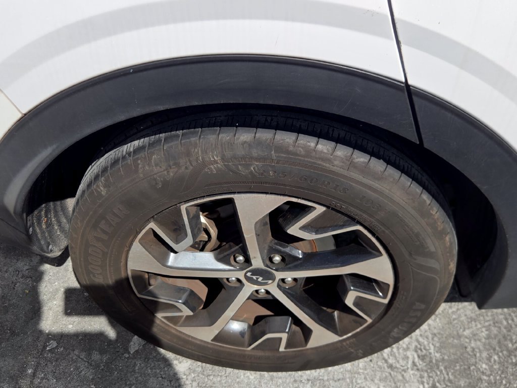 Used 2023 Kia Sportage EX FWD image 6