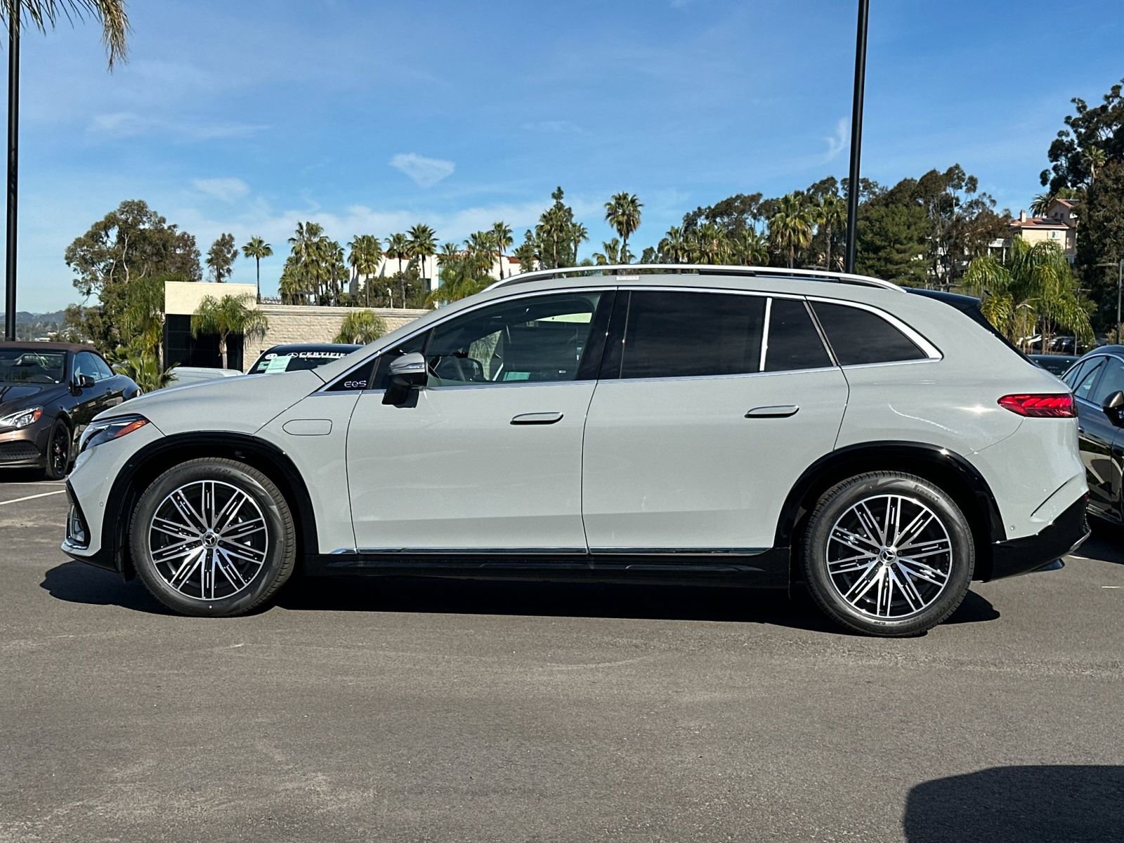 New 2026 Mercedes-Benz EQS 400 4MATIC SUV image 6