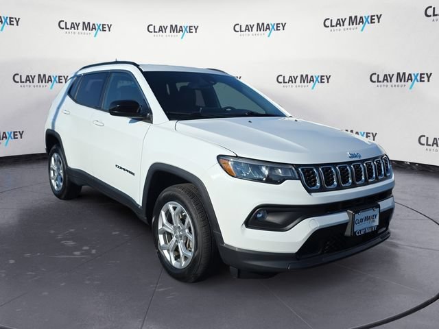 Used 2024 Jeep Compass Latitude AWD/4WD image 7