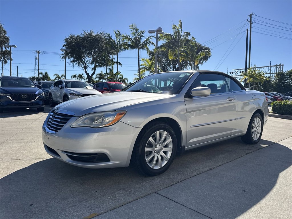 Used 2011 Chrysler 200 Touring image 29