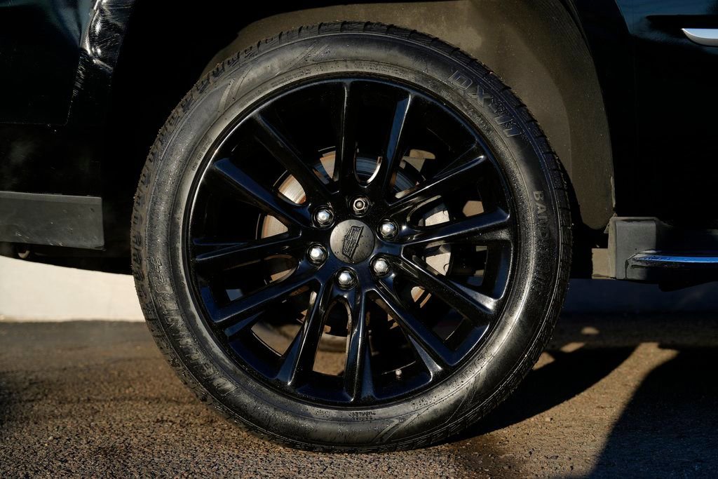 Used 2020 Cadillac Escalade Luxury AWD/4WD image 11