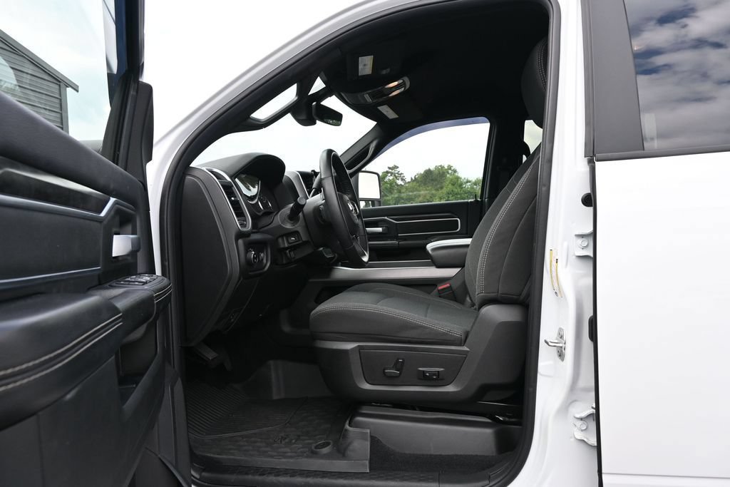 Used 2024 RAM 3500 Big Horn w/ Night Edition AWD/4WD image 10