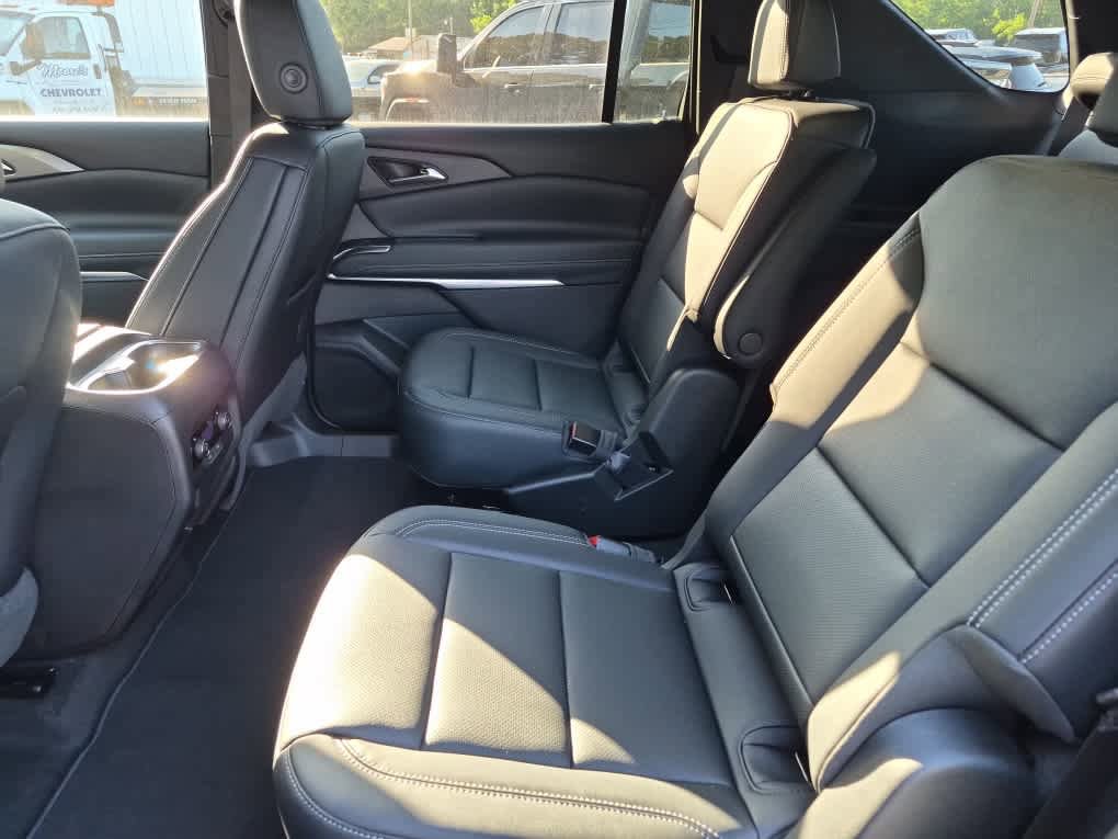 New 2026 Chevrolet Traverse LT w/ Sun and Wheel Package FWD image 31
