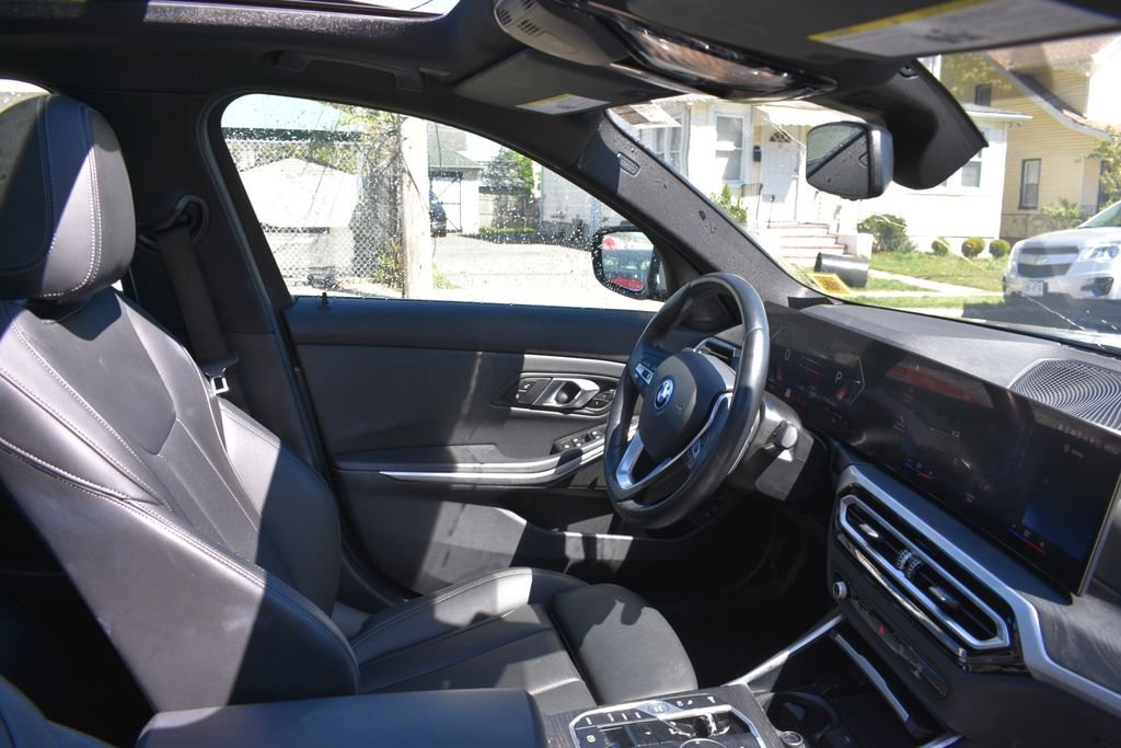 Used 2024 BMW 330e RWD image 20