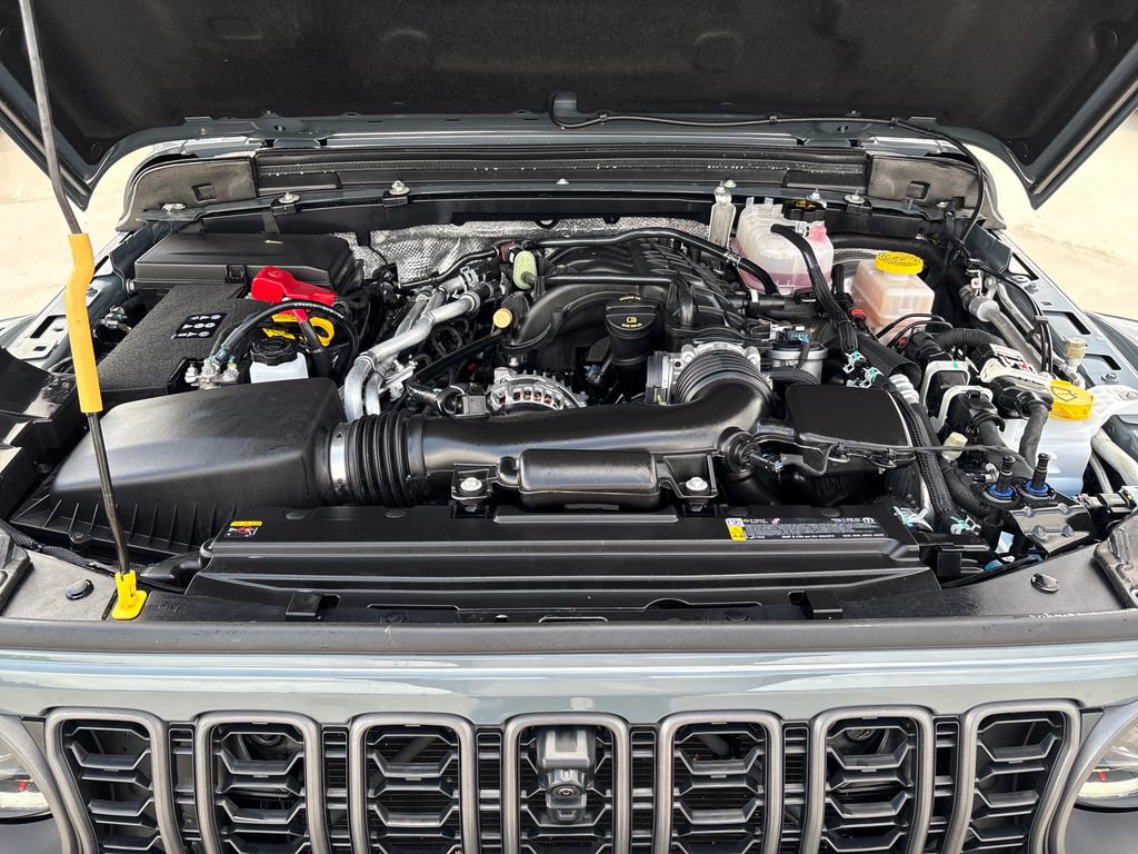Used 2025 Jeep Wrangler Unlimited Rubicon AWD/4WD image 26