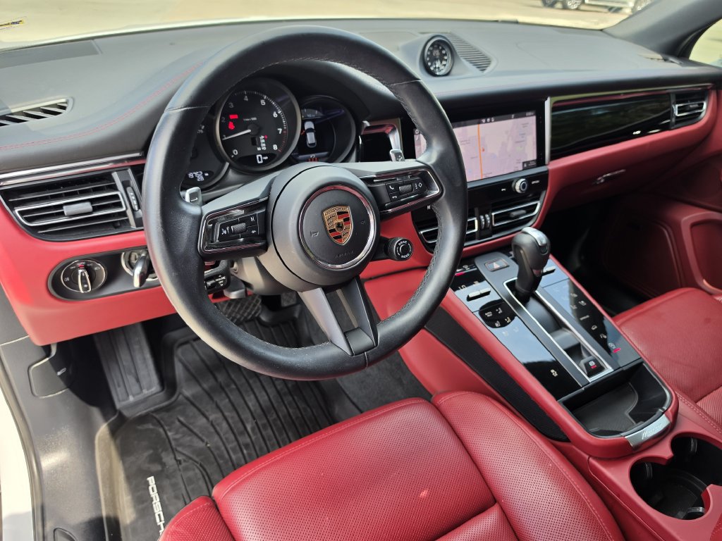 Certified 2024 Porsche Macan Turbo AWD/4WD image 4