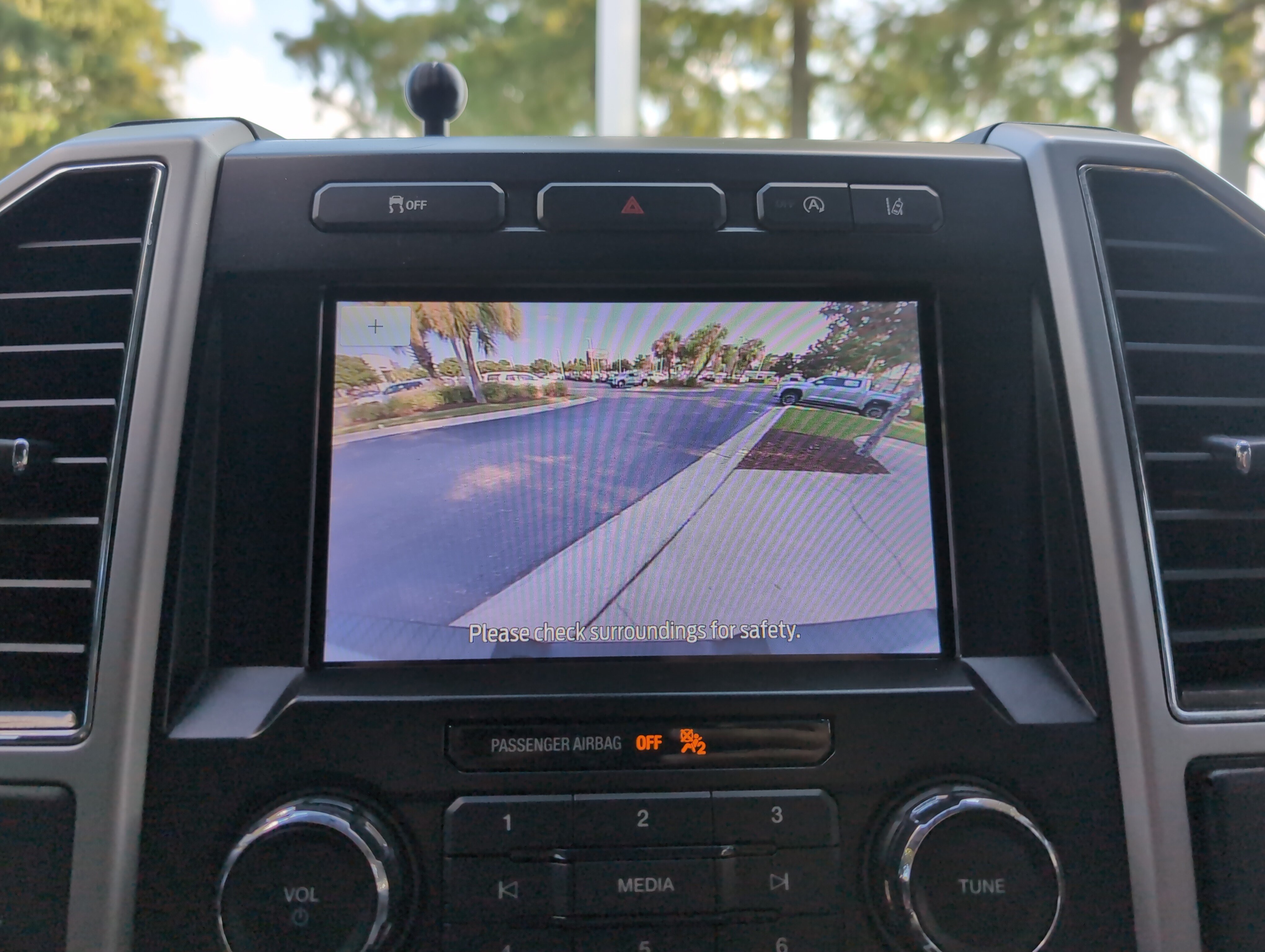 Used 2020 Ford F150 Lariat RWD image 25
