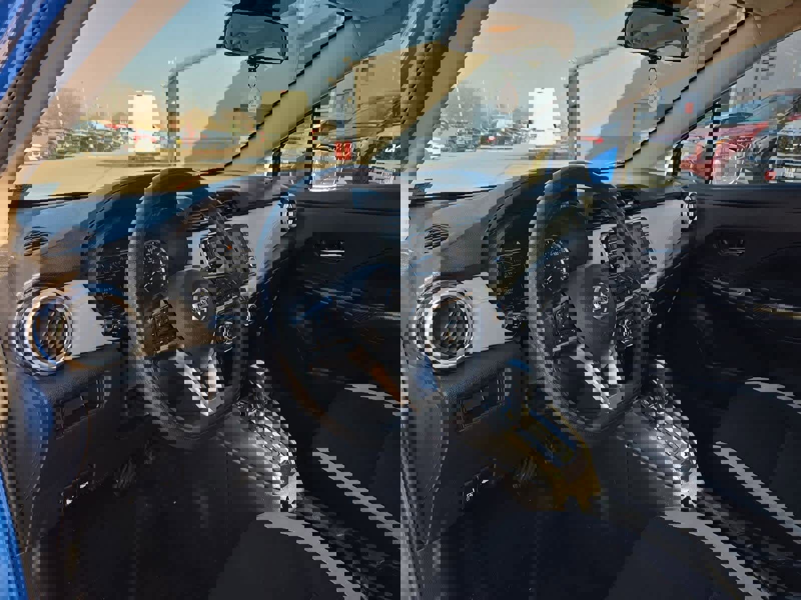 Used 2021 Nissan Versa SV image 2