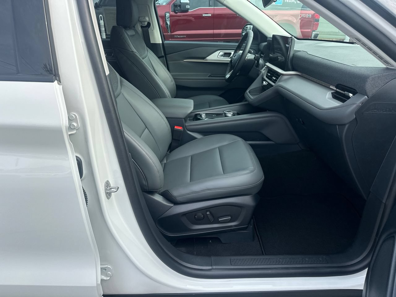 New 2026 Ford Explorer Active w/ Active Comfort Package RWD image 13