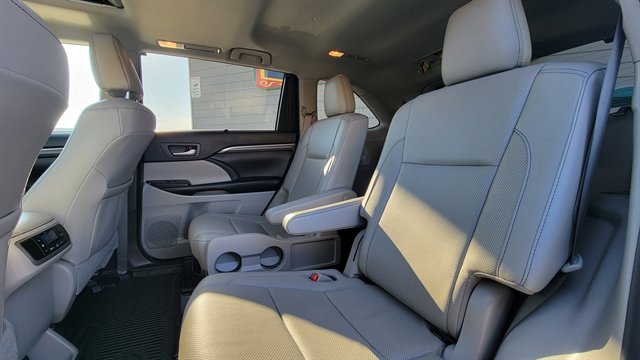 Used 2019 Toyota Highlander Limited AWD image 63