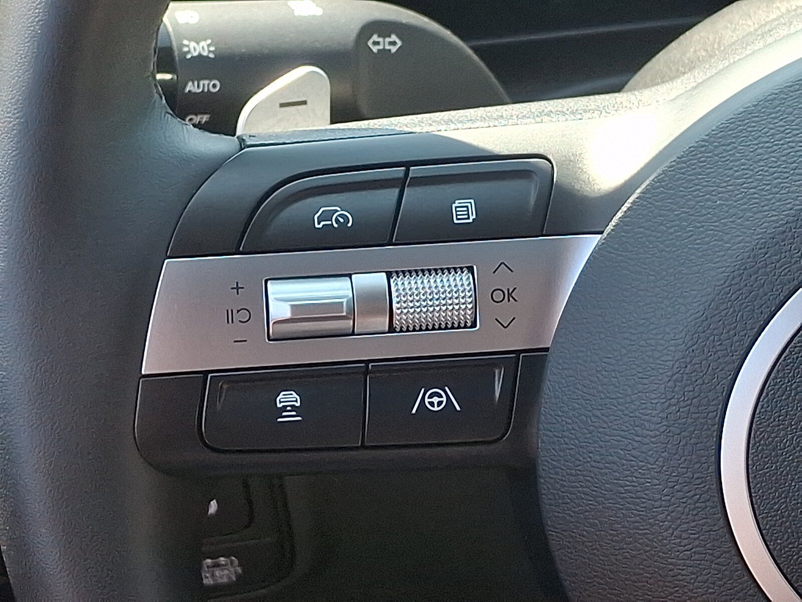 Certified 2025 Hyundai Tucson Limited AWD/4WD image 23