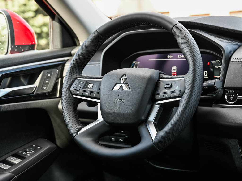 New 2025 Mitsubishi Outlander SEL image 15