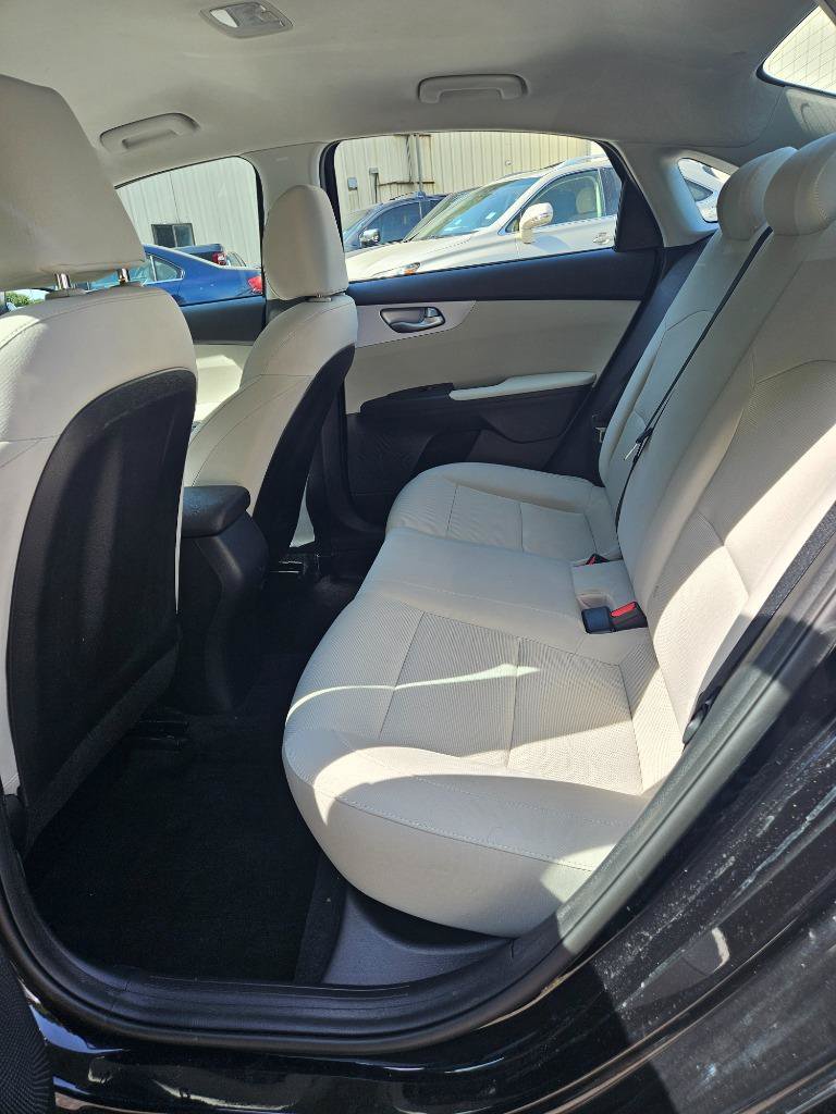 Used 2023 Kia Forte LXS FWD image 16