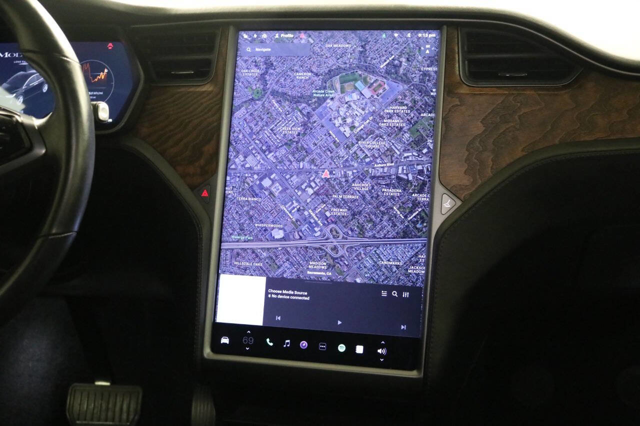 Used 2020 Tesla Model X image 37