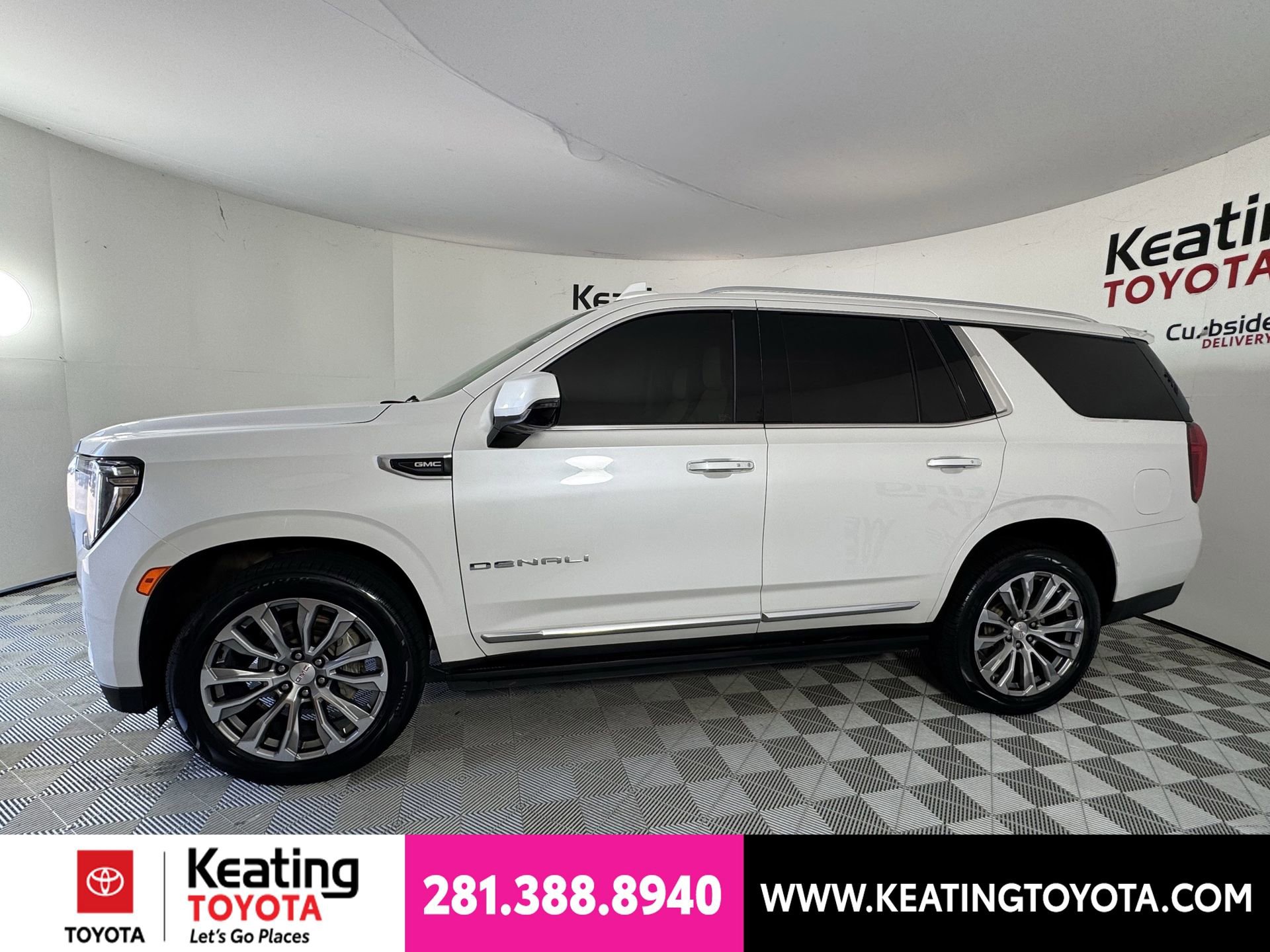 Used 2021 GMC Yukon Denali w/ Denali Premium Package AWD/4WD image 8