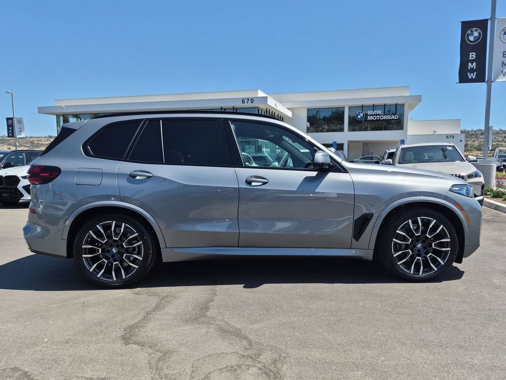New 2026 BMW X5 xDrive50e w/ M Sport Package AWD/4WD image 3