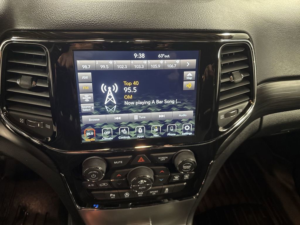 Used 2021 Jeep Grand Cherokee Laredo X image 24