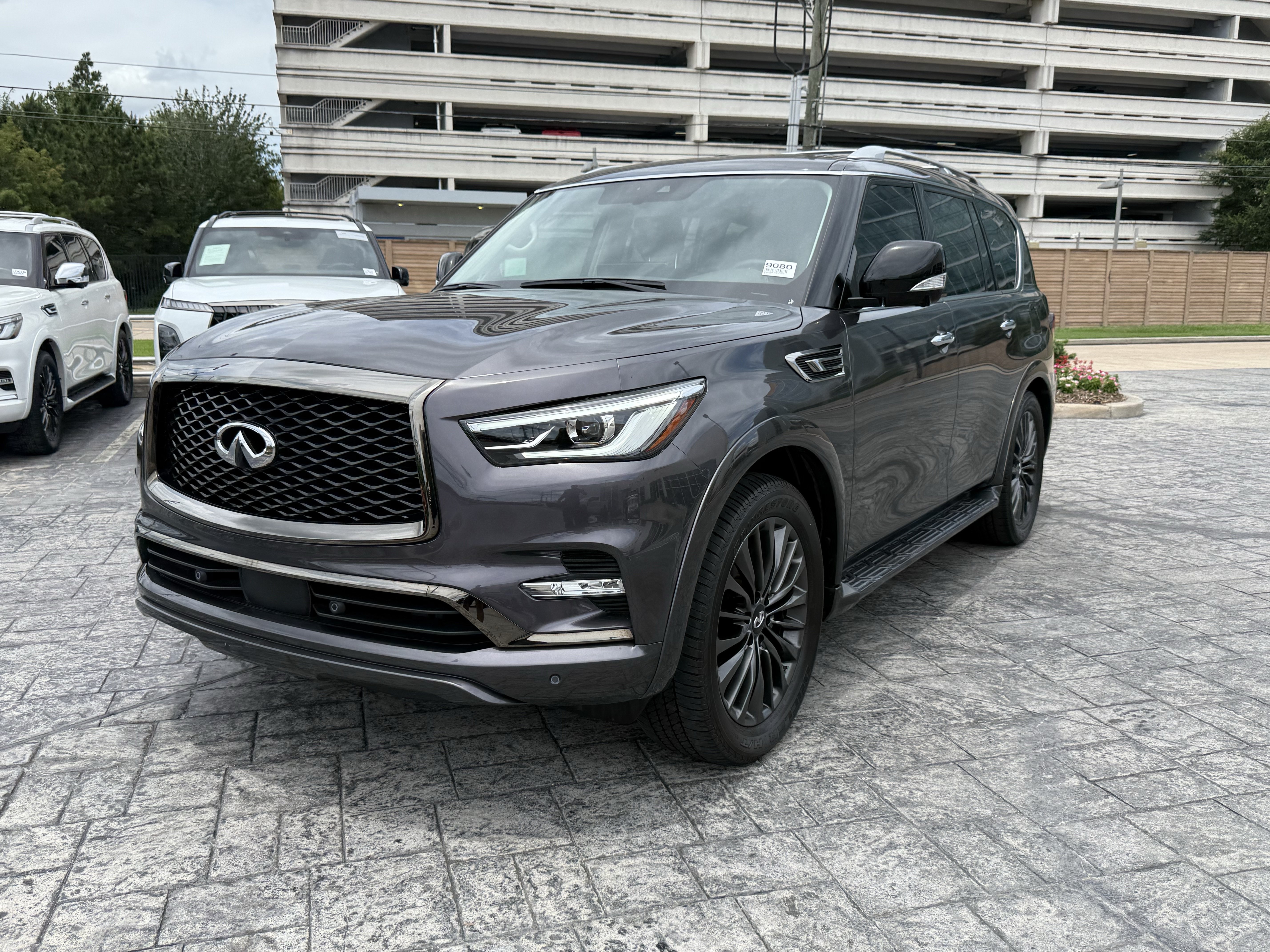 Certified 2024 INFINITI QX80 Premium Select w/ Cargo Package AWD/4WD image 3