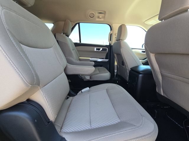 Used 2024 Ford Explorer XLT RWD image 15