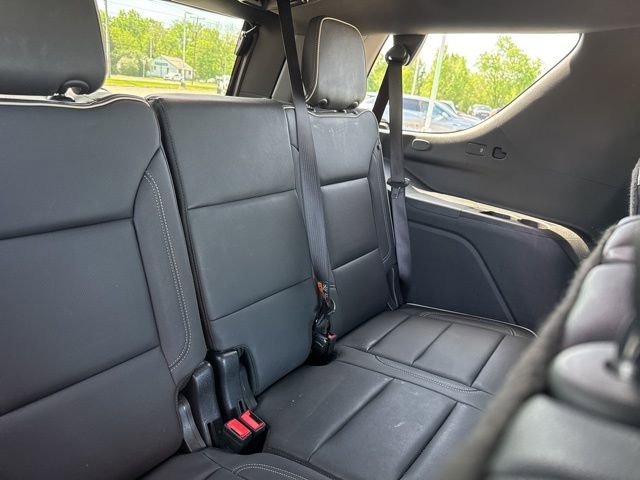 Used 2025 GMC Yukon Elevation w/ LPO, Elevation Black Package image 13