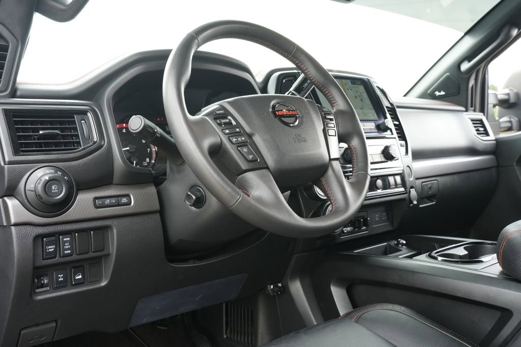 Used 2021 Nissan Titan PRO-4X w/ Pro-4x Convenience Package AWD/4WD image 14