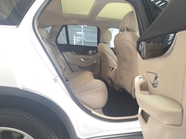 Used 2018 Mercedes-Benz GLC 300 4MATIC image 22