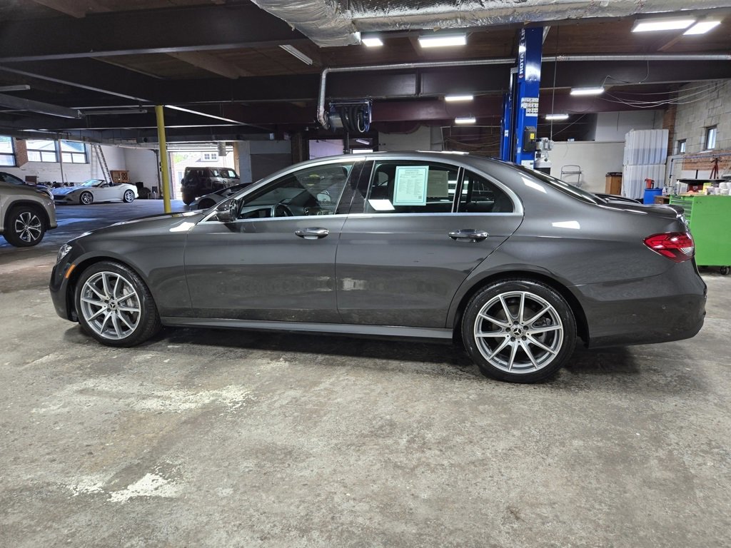 Used 2022 Mercedes-Benz E 350 4MATIC Sedan image 2