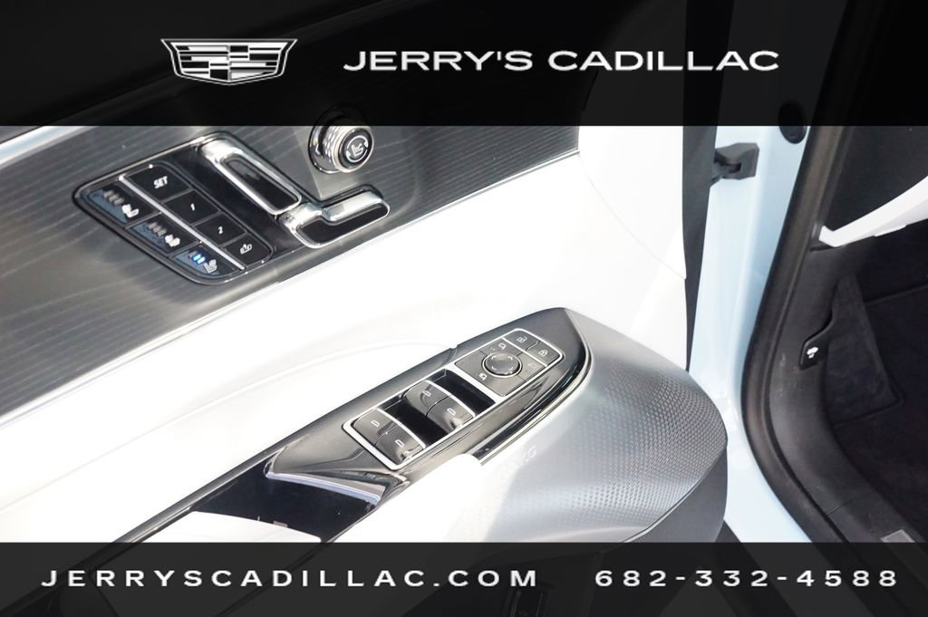 Used 2024 Cadillac Lyriq Sport image 18