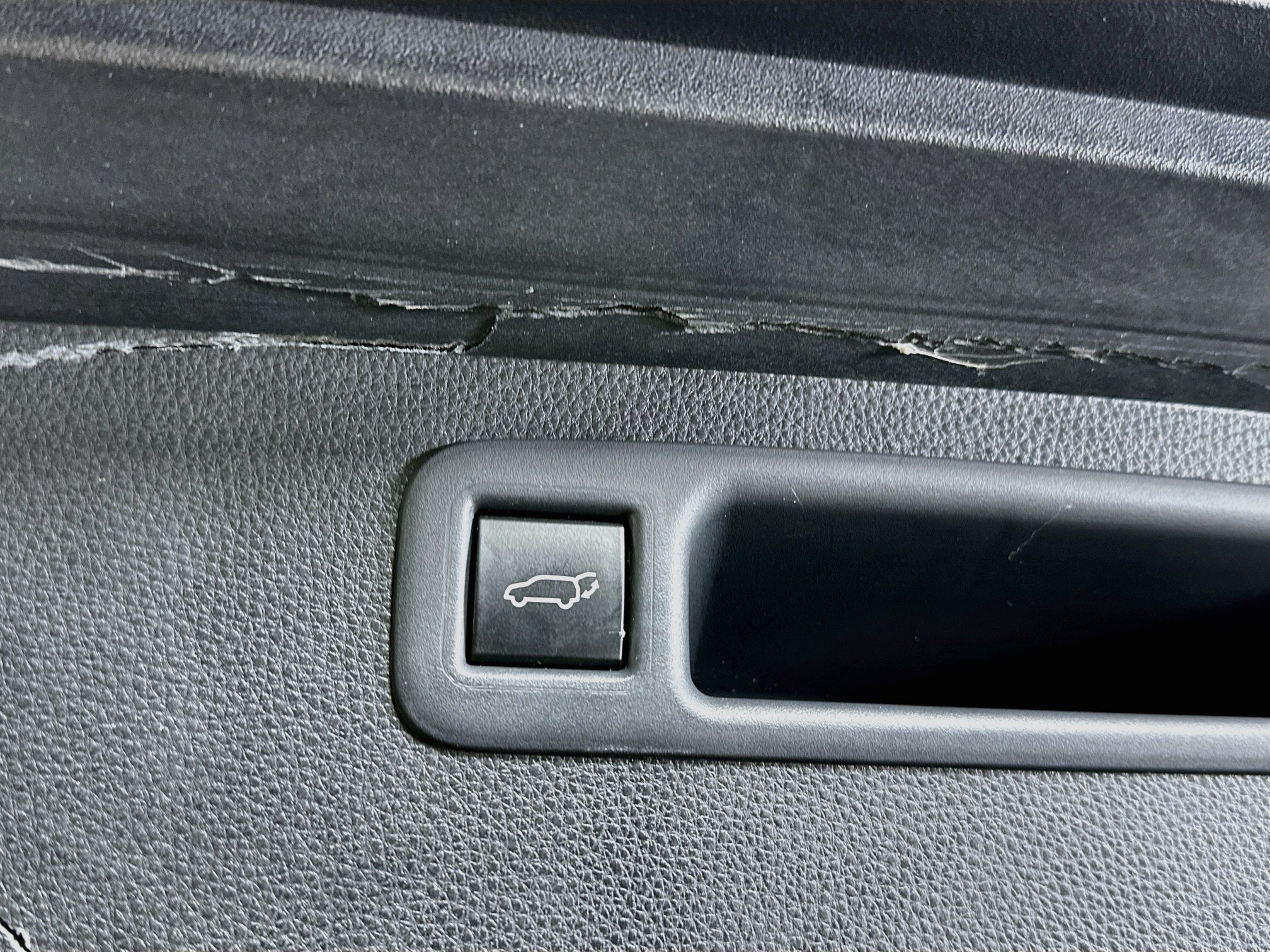Used 2021 Toyota Highlander XLE FWD image 32